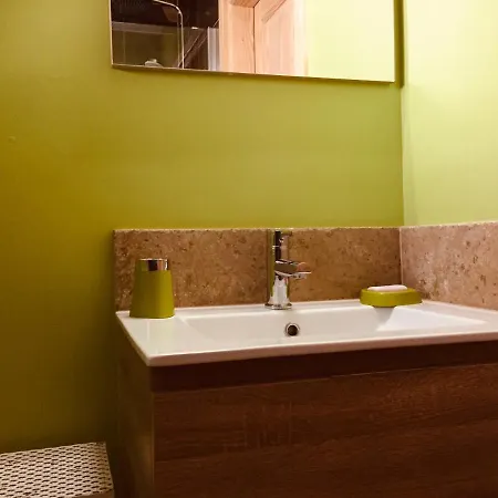 Domaine De Galoubet Lot Bed and breakfast