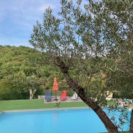 Domaine De Galoubet Lot Bed and breakfast Beaumat